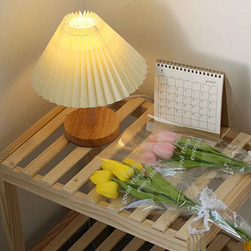 Sculpted Pleat Table Lamp - Warm Ambiance