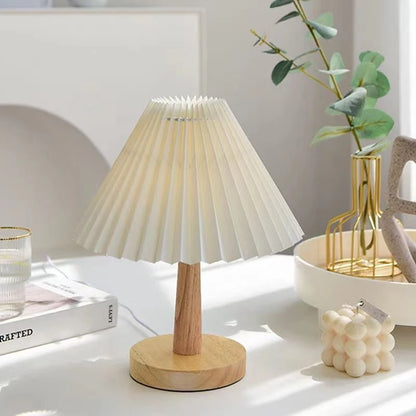 Sculpted Pleat Table Lamp - Warm Ambiance