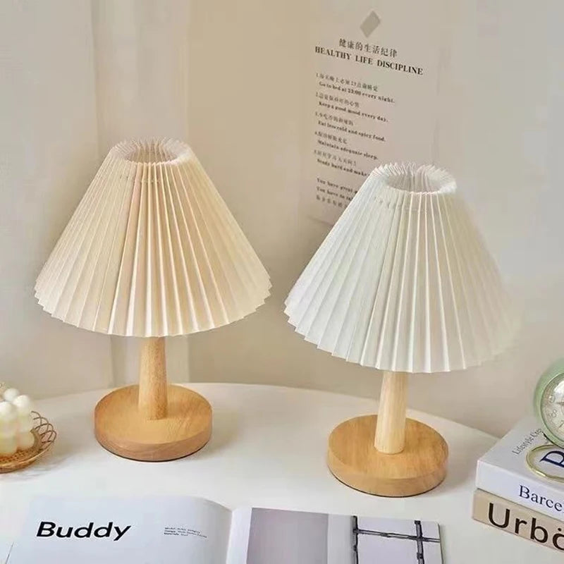 Sculpted Pleat Table Lamp - Warm Ambiance