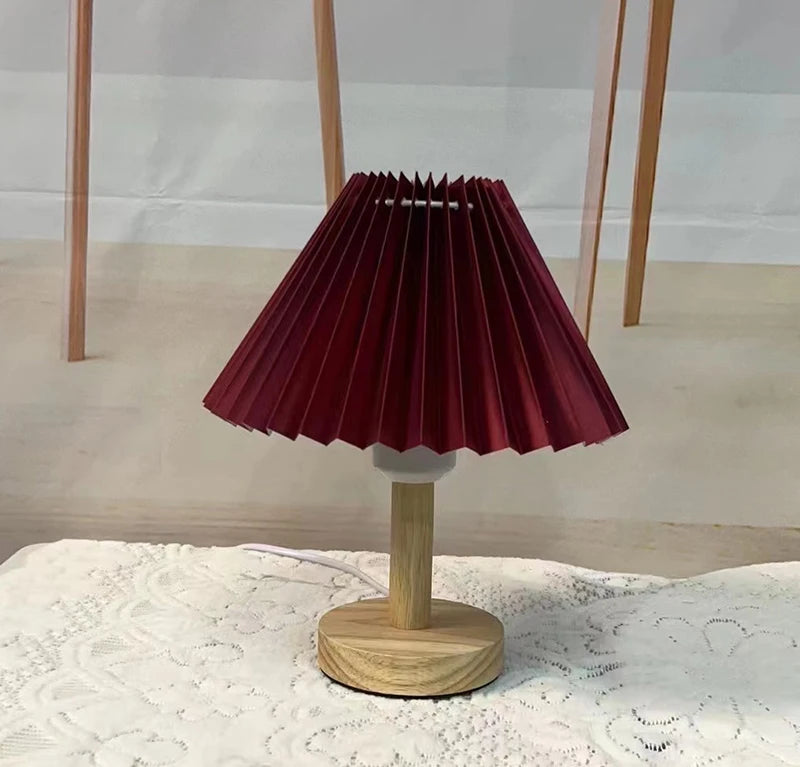 Sculpted Pleat Table Lamp - Warm Ambiance