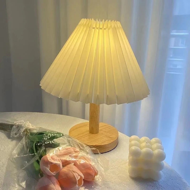 Sculpted Pleat Table Lamp - Warm Ambiance
