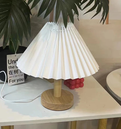Sculpted Pleat Table Lamp - Warm Ambiance