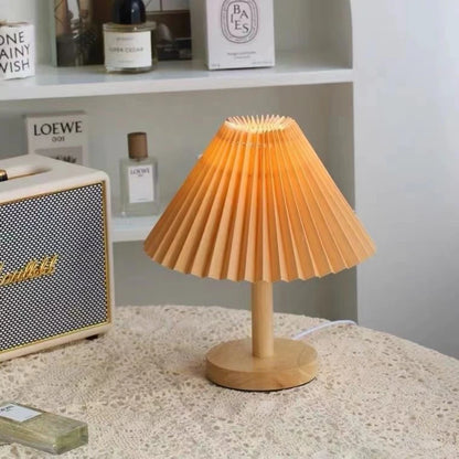 Sculpted Pleat Table Lamp - Warm Ambiance
