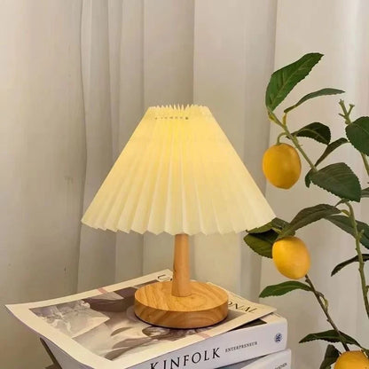 Sculpted Pleat Table Lamp - Warm Ambiance